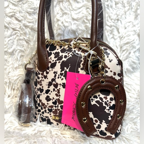 🤎🐄 Betsey Johnson XO Hope Dome Satchel Western Cow Heart Print Crossbody🤎🐄NWT - Picture 1 of 14